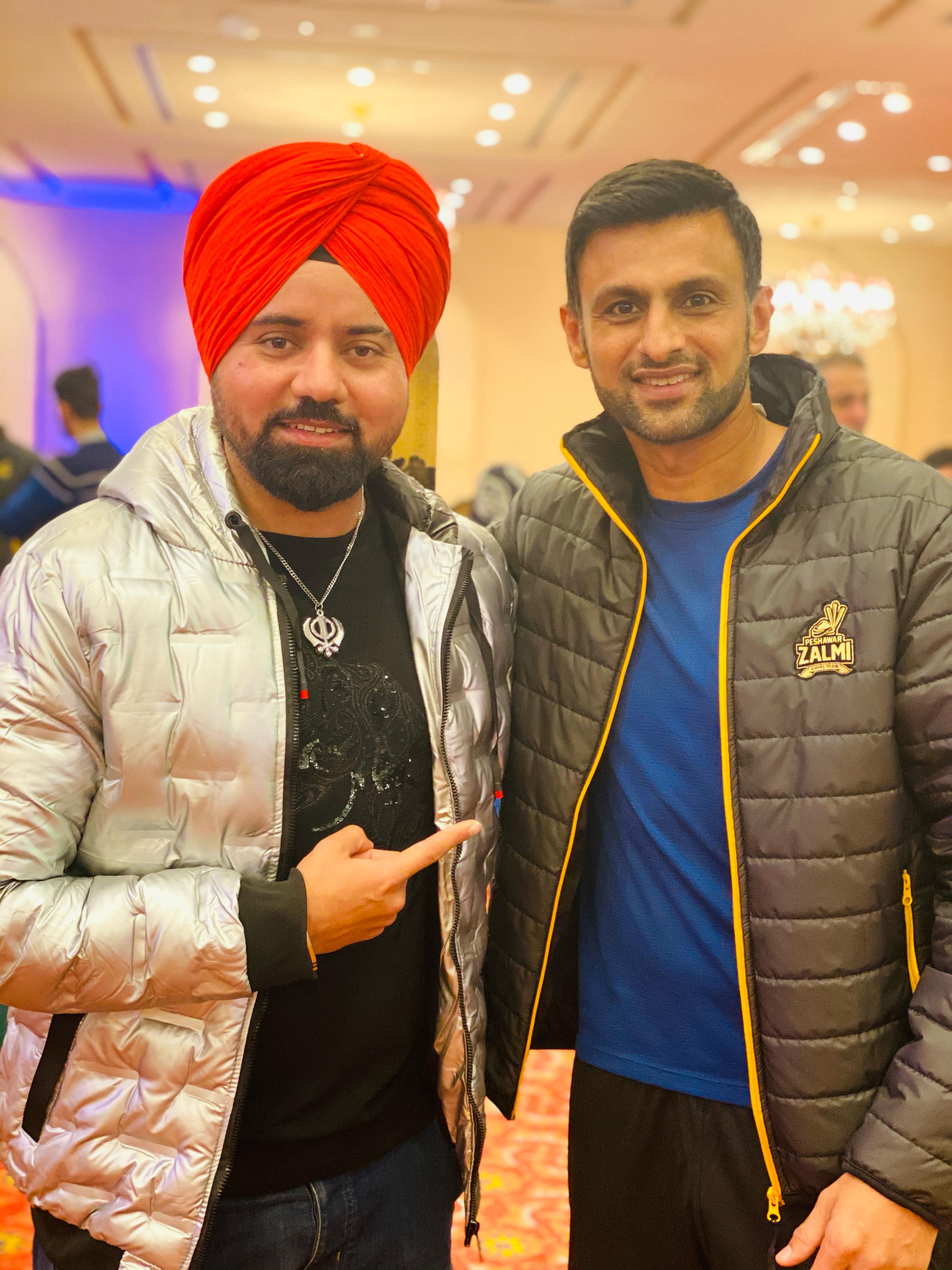 Taranjeet Singh with Cricket Team Staff