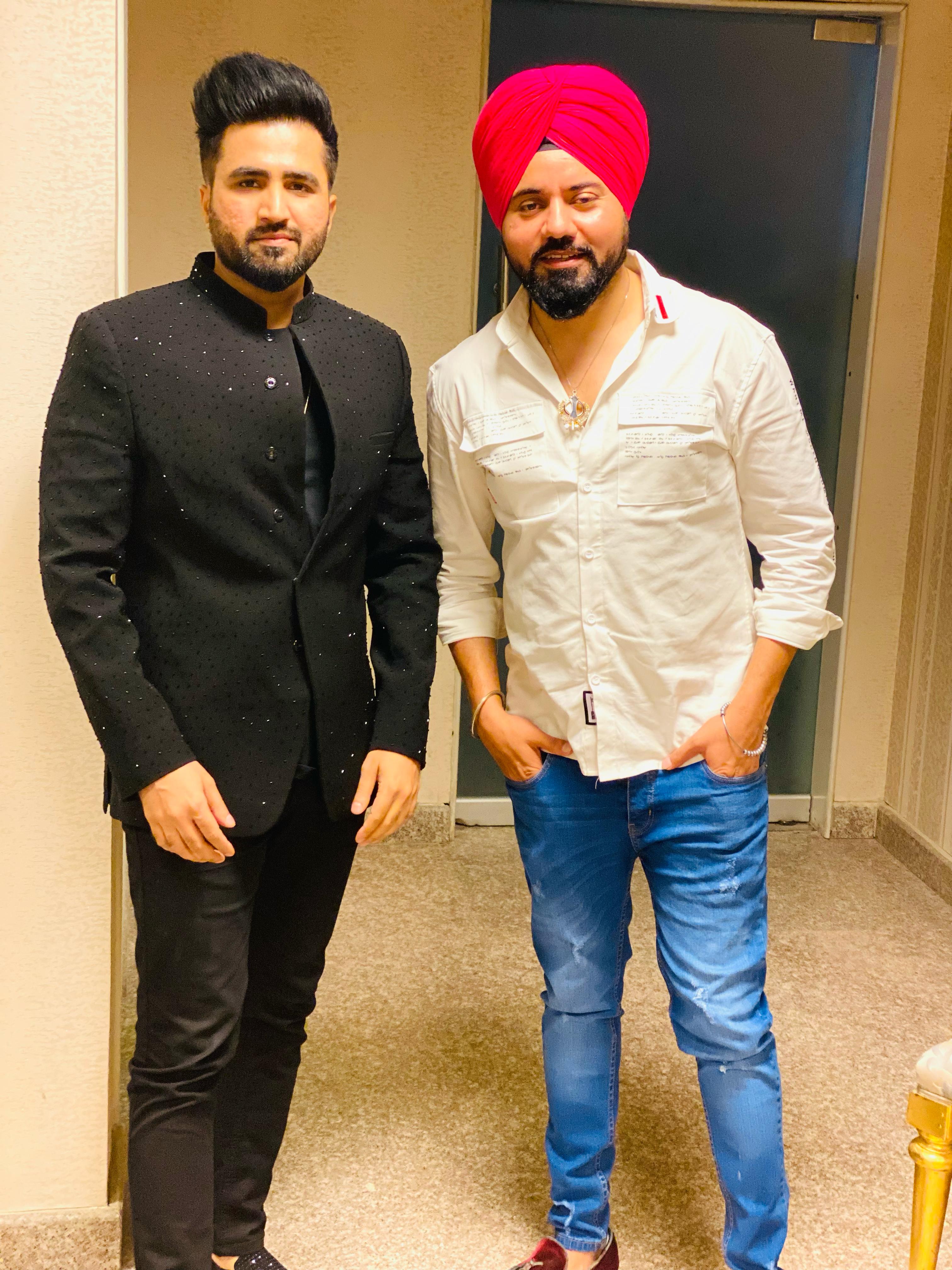Taranjeet with Singer